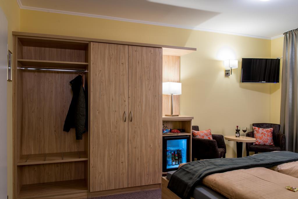 Landhotel Zur Post Bad Konig Bilik gambar